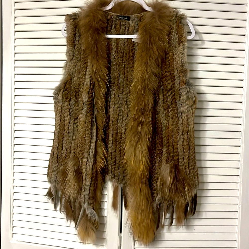 Boutique Rabbit Fur vest 80% Rabbit And 20% Raccoon With Tassels. Natural Brown